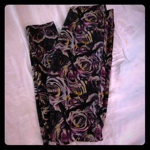 Woman’s Rose Print Tights